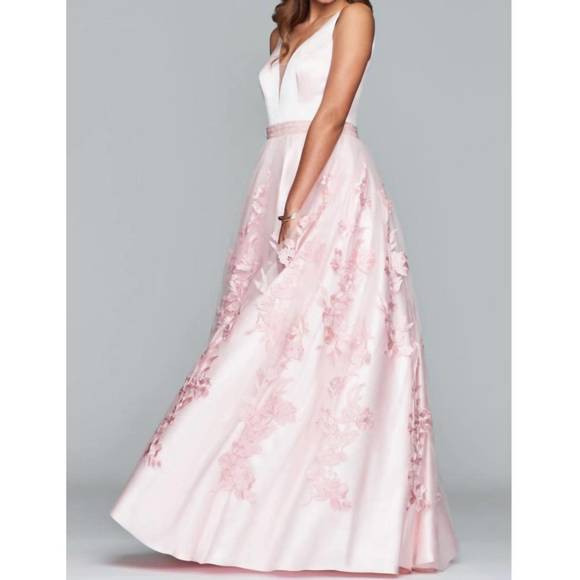 NEW FAVIANA long gown with tulle skirt in pale pink - Picture 2 of 3